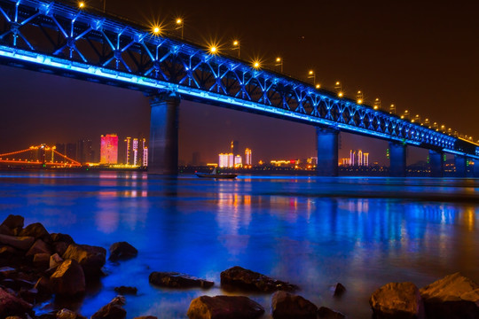 5.jpg 橋梁亮化設計的三要素