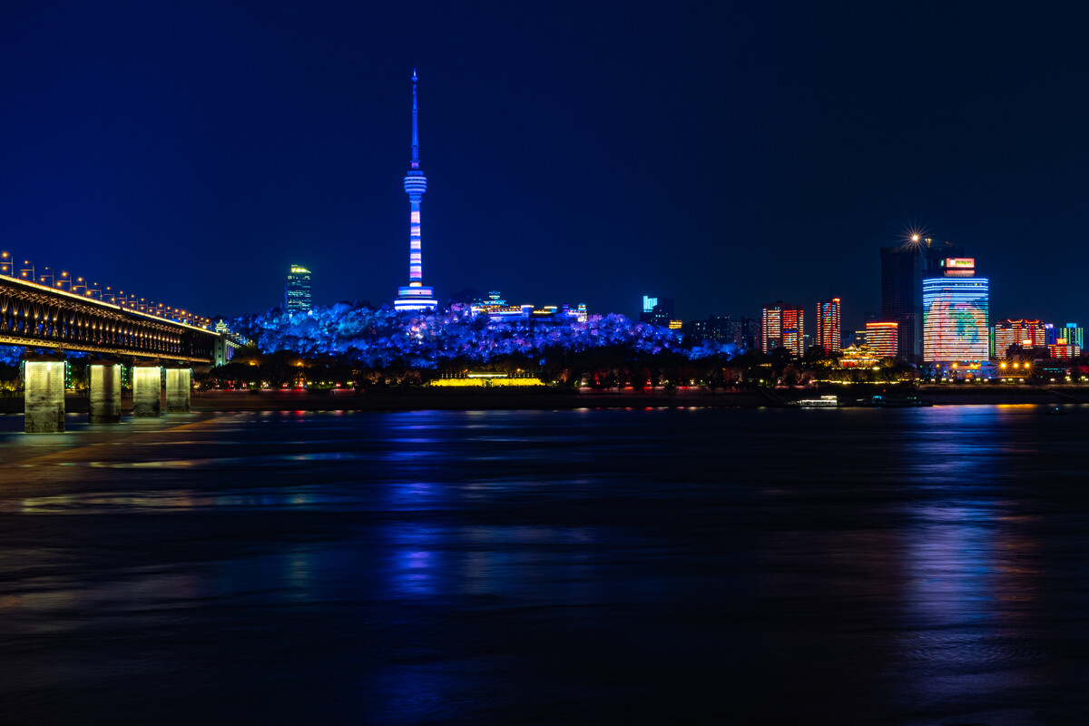 8.jpg 亮化工程公司應重視什么?